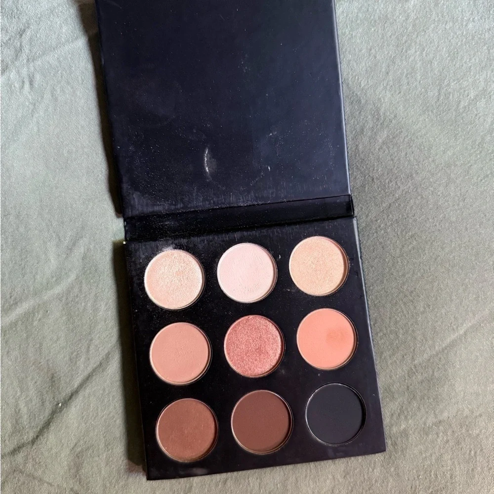 Studio Makeup On The Go Matte and Shimmer Eyeshadow Palette